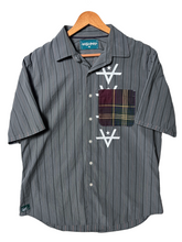 Load image into Gallery viewer, POCKET SWAP REVERSE HEM SHIRT - GREY
