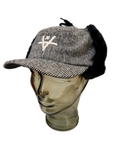 Load image into Gallery viewer, PENCY EARFLAP CAP - BLACK/WHITE
