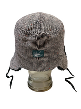 Load image into Gallery viewer, PENCY EARFLAP CAP - BLACK/WHITE
