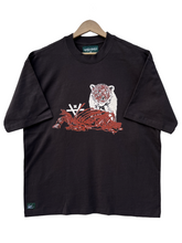 Load image into Gallery viewer, HUNGER TEE (LUX) - SHADOW

