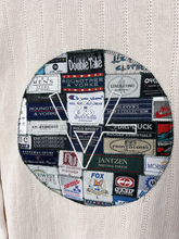 Load image into Gallery viewer, TAG PATCH KNIT SWEATER - CREAM
